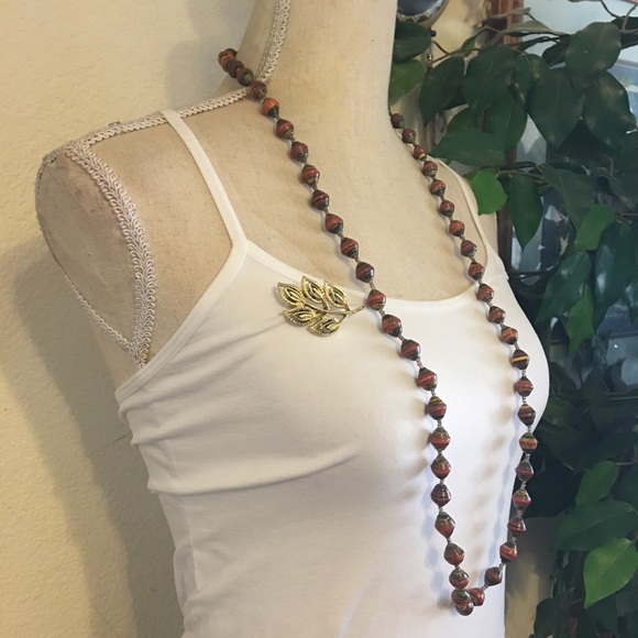 Vintage 70s Gerry’s gold tone leaf design brooch - Picture 6 of 7